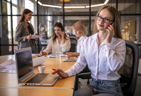 Técnico experto  en Relaciones Públicas